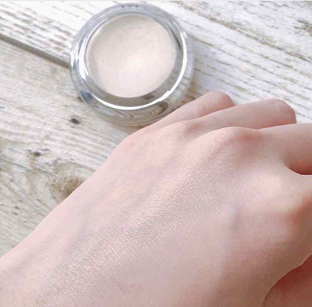 エクスボーテ CCクリスタルハイライトのクチコミ「指につけて叩き込むようにさっと
伸ばすだけで、簡単に立体感を
つくることができます👍.....」（2枚目）