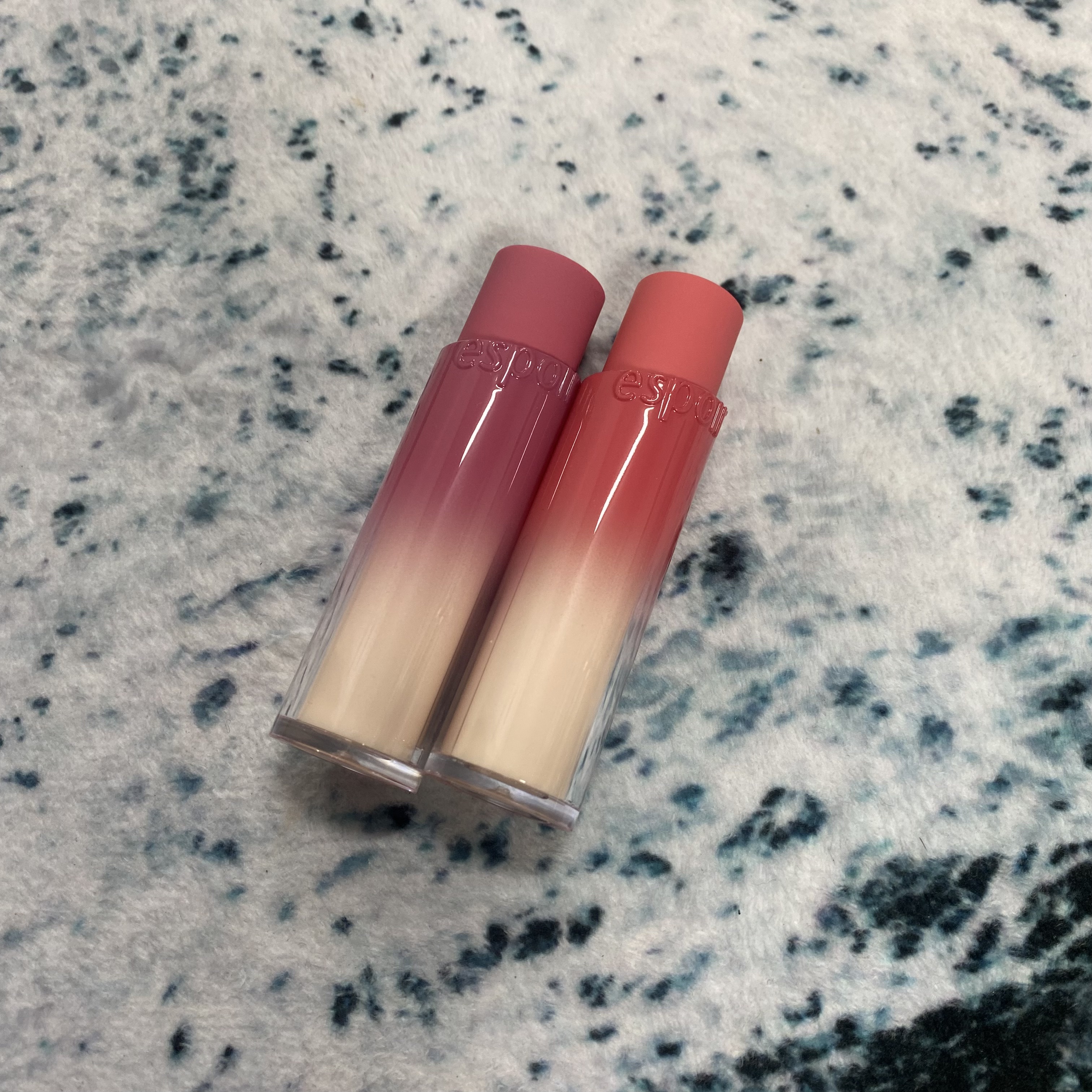 ノーウェアリップスティック バーミンググロー 03 クランベリー(Cranberry)【EC展開カラー】/espoir/口紅を使ったクチコミ（2枚目）