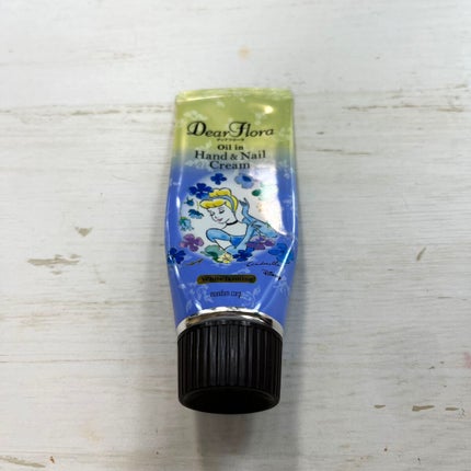 マンダム ディアフローラ オイルイン ハンド&ネイルクリーム ホワイトジャスミン/マンダム/ハンドクリームを使ったクチコミ(2枚目)