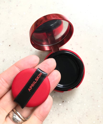 ハイパーカバーフィットクッション red/APRILSKIN/クッションファンデーションを使ったクチコミ(3枚目)