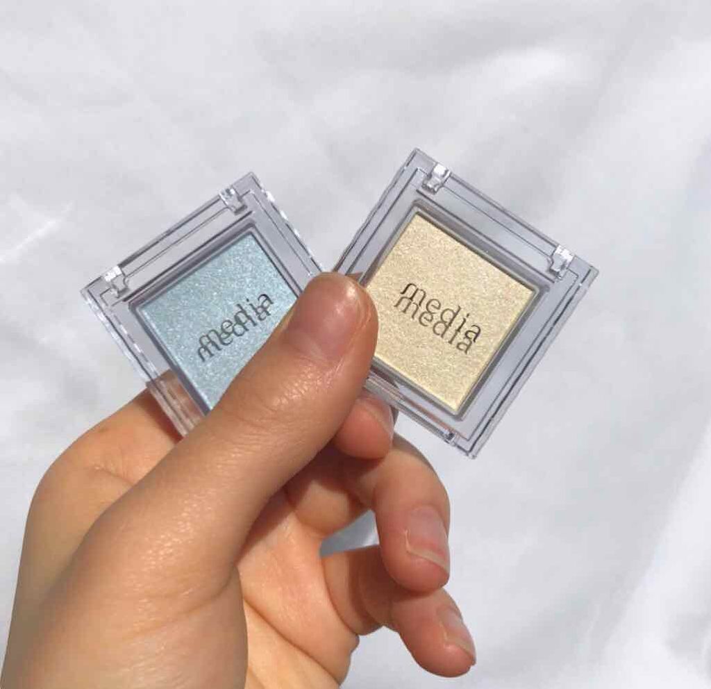 ブライトアップアイシャドウ/media/単色アイシャドウを使ったクチコミ（1枚目）