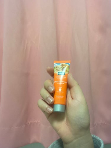 【使った商品】クナイプハンドクリーム ネロリの香り20ml


【使用感】保湿感というよりは香りがいい！！！

【良いところ】いいにおい！！


【どんな人におすすめ？】
やさしい癒される匂いが好きな人