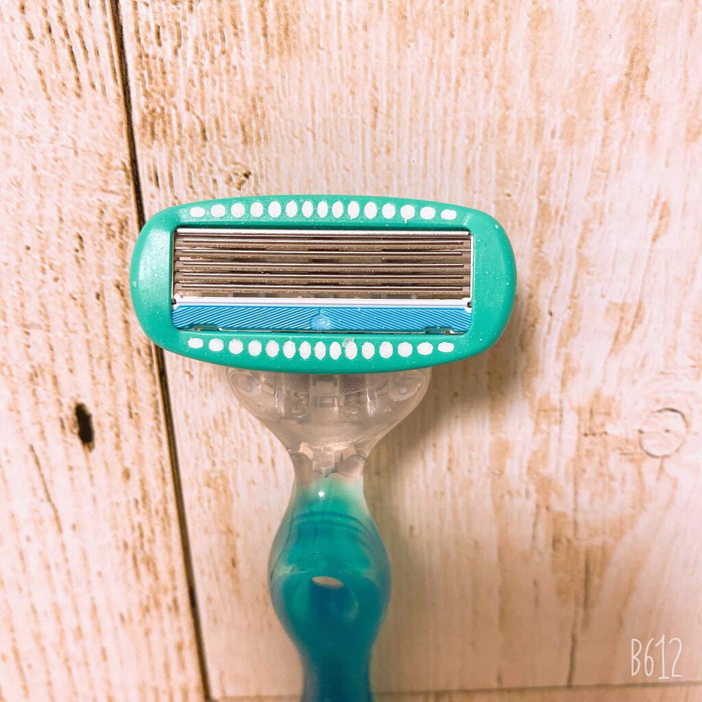 ハイドロシルク 敏感肌用 ホルダー (刃付き+替刃1コ)/ハイドロシルク/シェーバーを使ったクチコミ(4枚目)