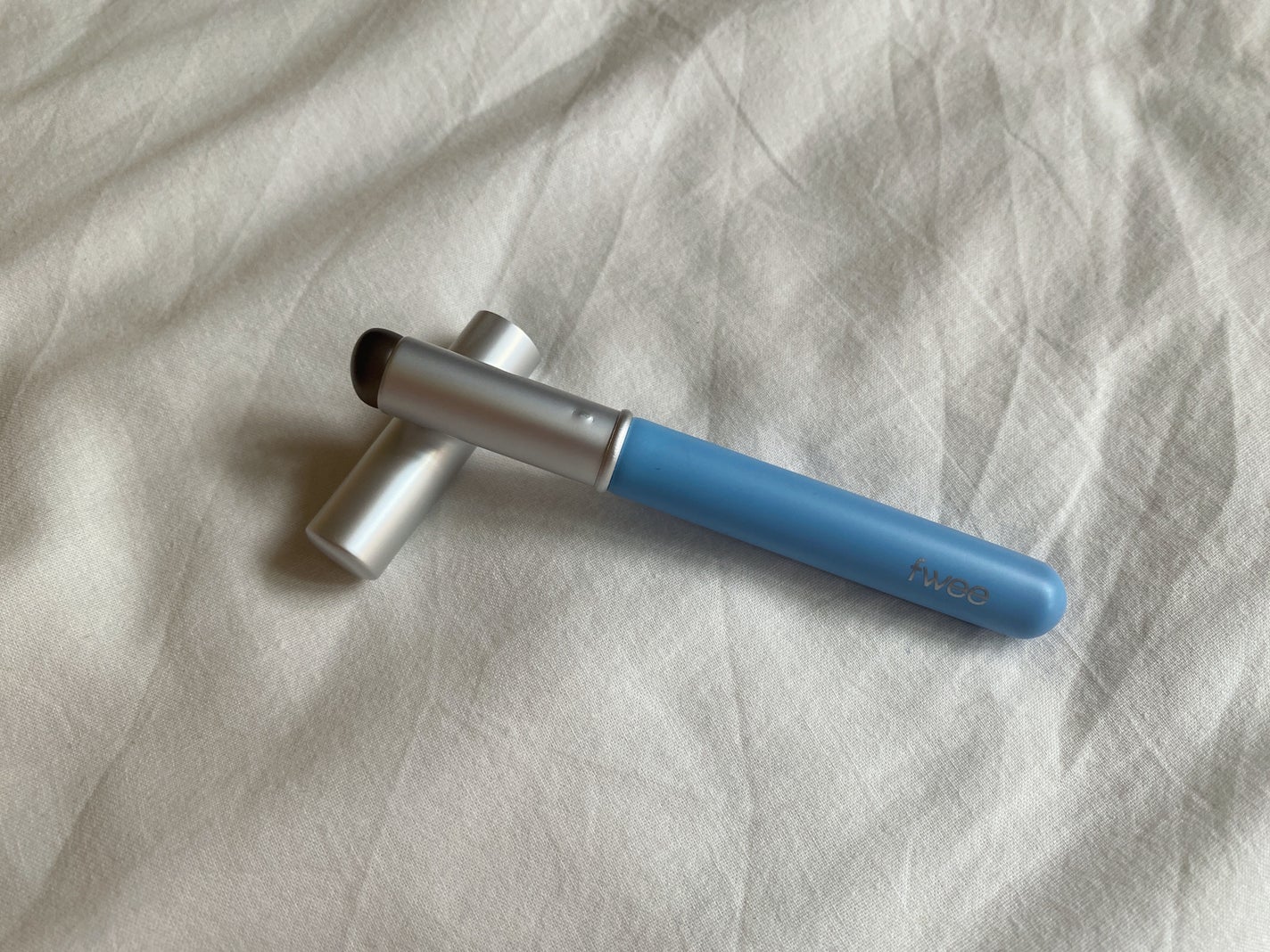 フィー フィンガーライク シリコン リップブラシ/fwee/メイクブラシを使ったクチコミ(1枚目)