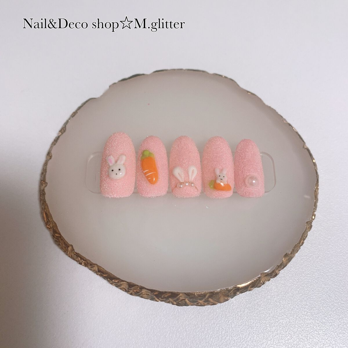 mika💍☆ヨガインストラクター🧘♀️ on LIPS 「#マイネイル💅🏻✨今回は#干支ネイル#🐰来年はうさぎ年なので#..」(5枚目)
