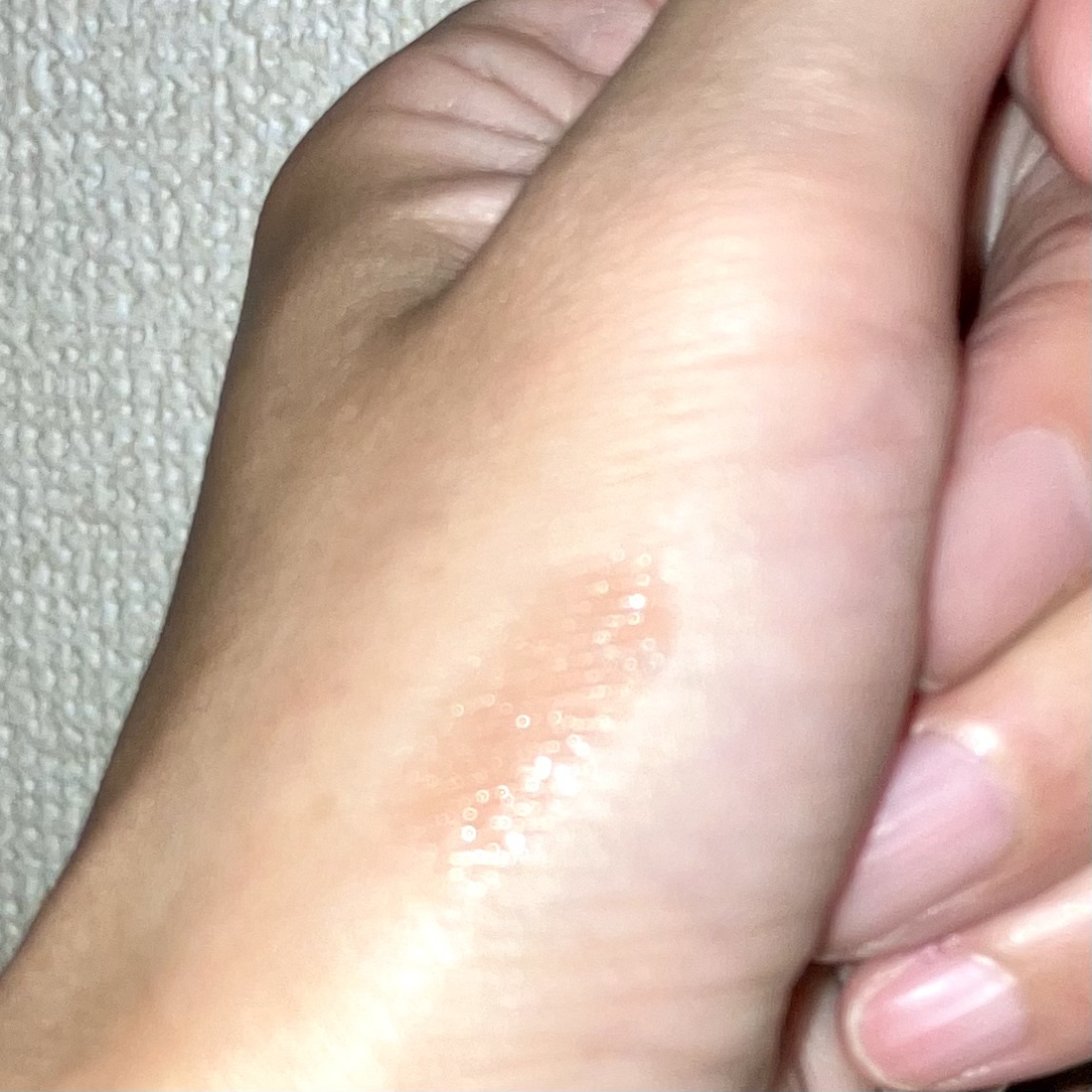 アンドバイロムアンド グラッシーバーム BE01 ナッツベージュ/&nd by rom&nd/口紅を使ったクチコミ（3枚目）