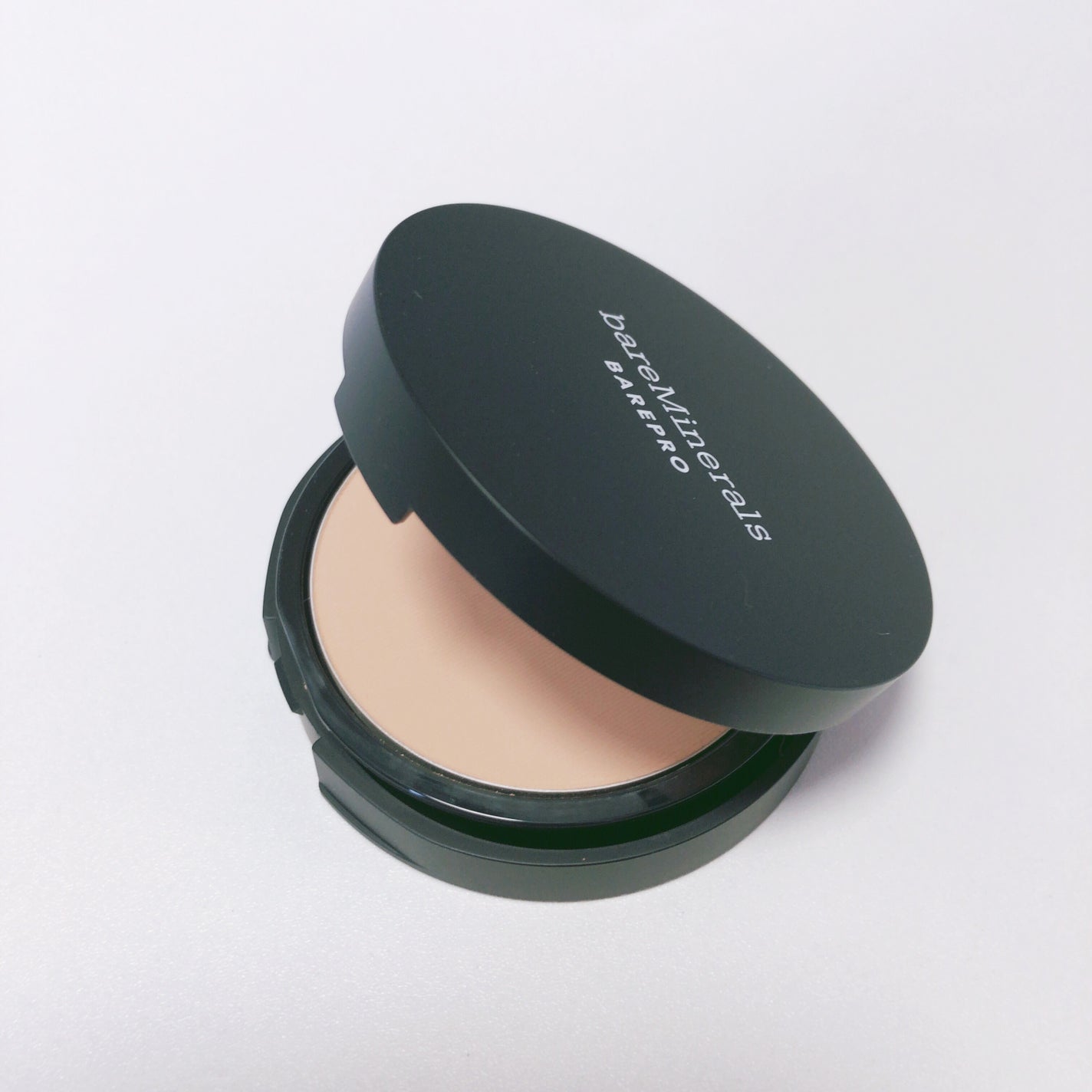 ベアプロ 16HR パウダー ファンデーション/bareMinerals/パウダーファンデーションを使ったクチコミ(1枚目)