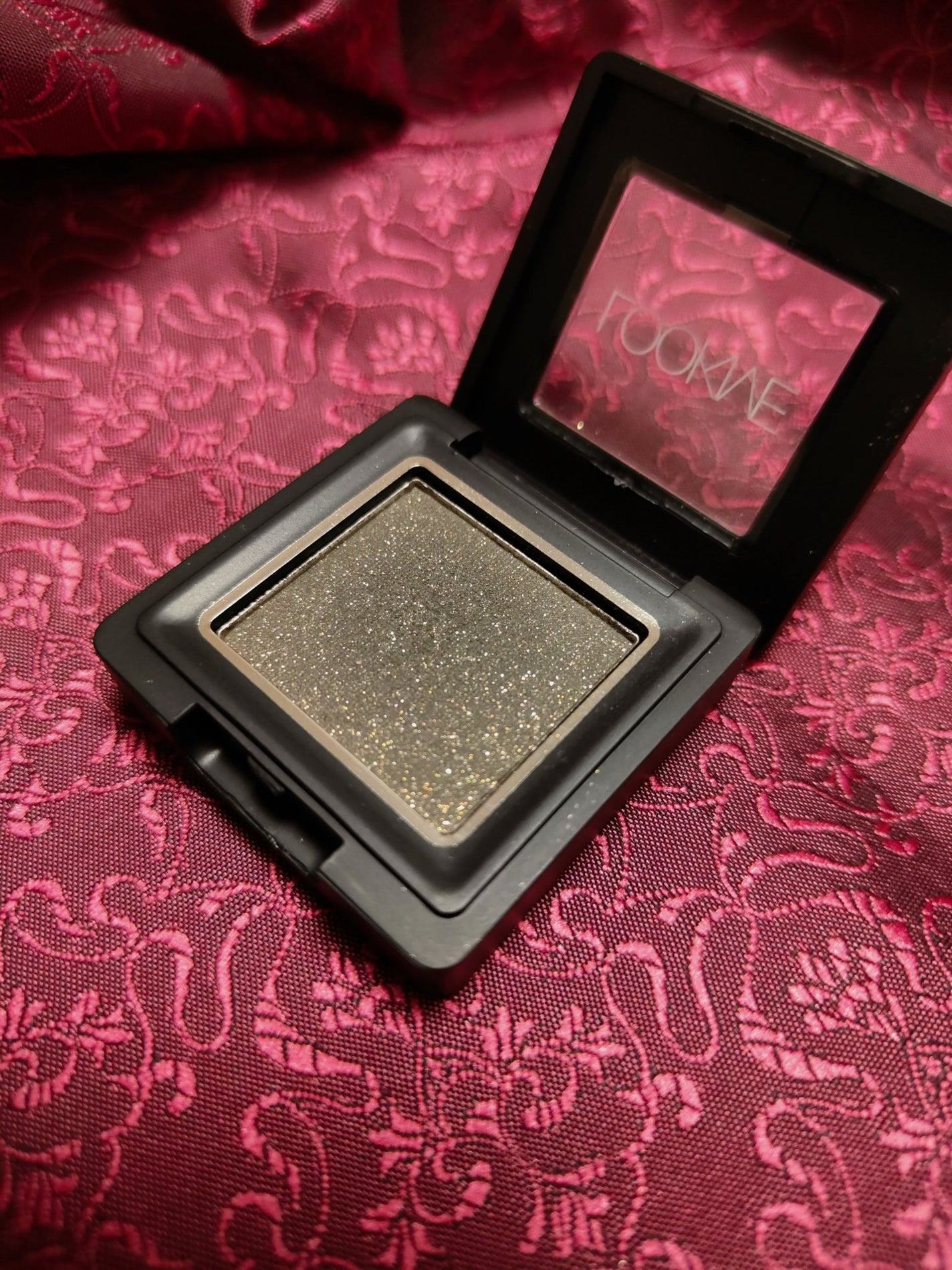 macaronii on LIPS 「LOOKMEシングルアイシャドウ・07OliveGreenダー..」(2枚目)