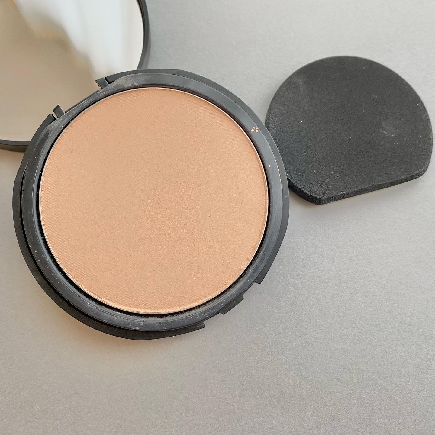 ベアプロ 16HR パウダー ファンデーション/bareMinerals/パウダーファンデーションを使ったクチコミ（2枚目）