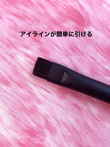 NARS プッシュアイライナーブラシ ＃26のクチコミ「NARS
#26プッシュアイライナーブラシ　　¥3,960


アイライナーを描くためにデザイ.....」（3枚目）