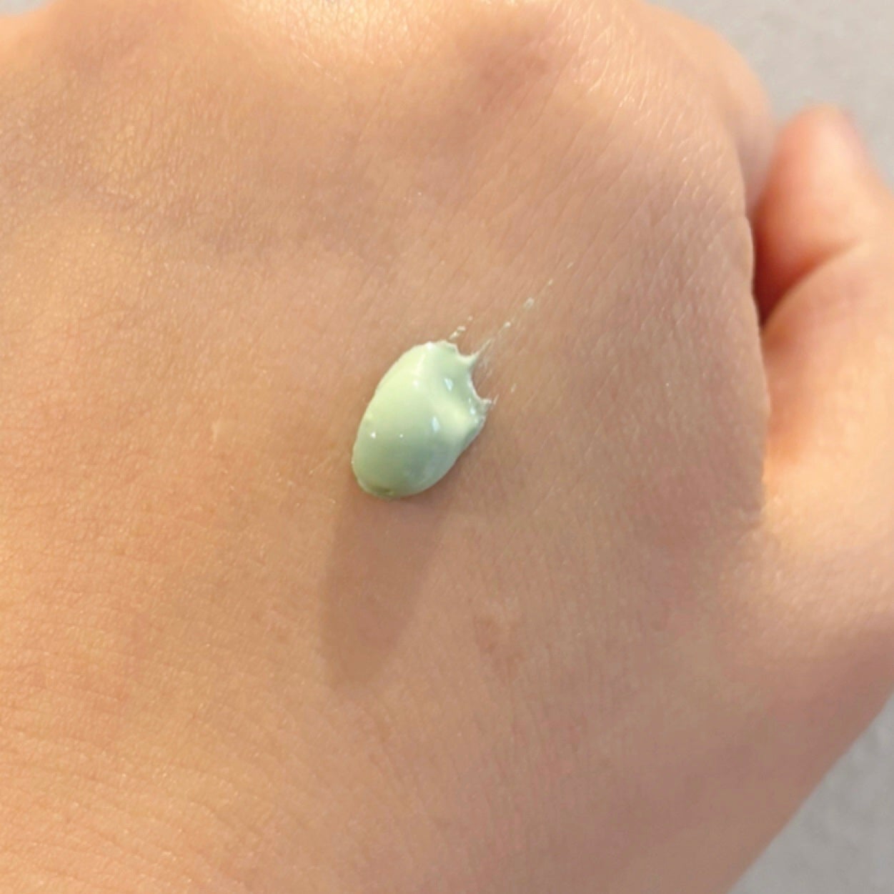 カラーコントロールベース ミントグリーン/COSCOS/化粧下地を使ったクチコミ(2枚目)