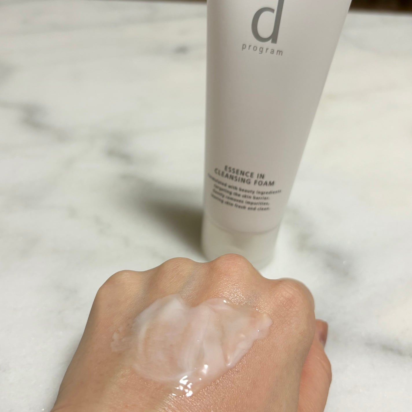 エッセンスイン クレンジングフォーム/d プログラム/洗顔フォームを使ったクチコミ(3枚目)