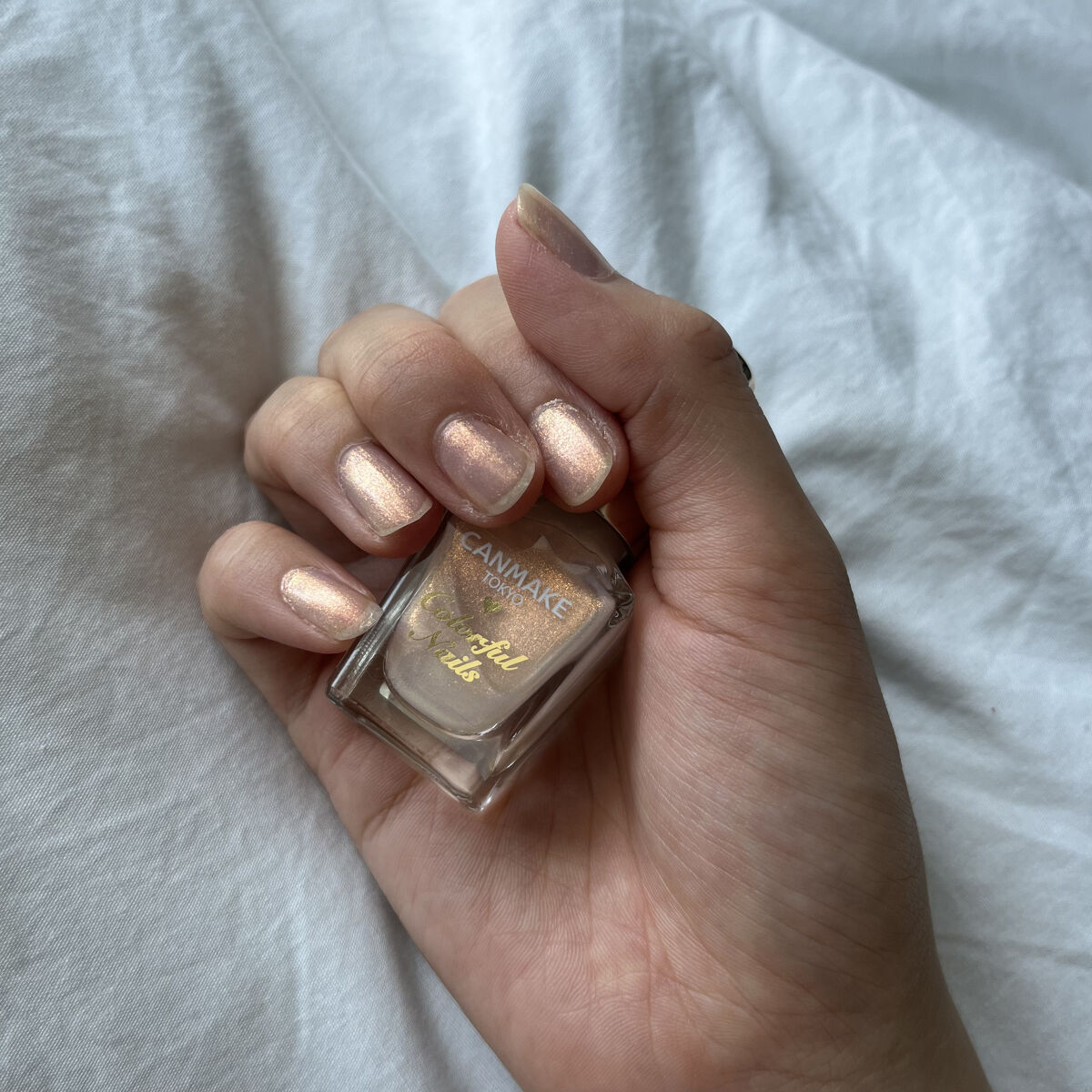 カラフルネイルズ N69 ラディアントムーン/キャンメイク/マニキュアを使ったクチコミ（2枚目）