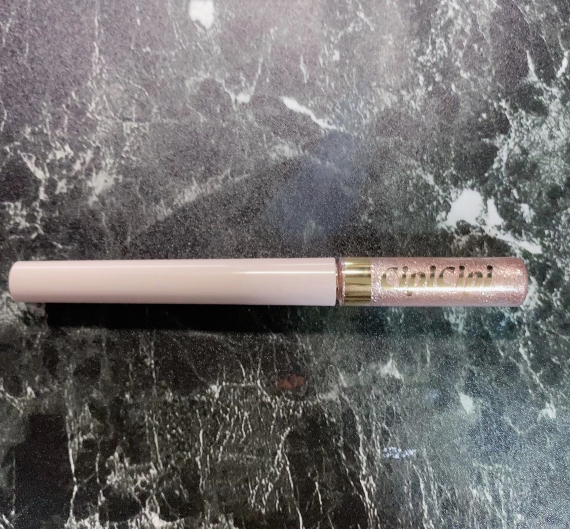 グリッター イルミネーションライナー R/CipiCipi/リキッドアイライナーを使ったクチコミ（1枚目）