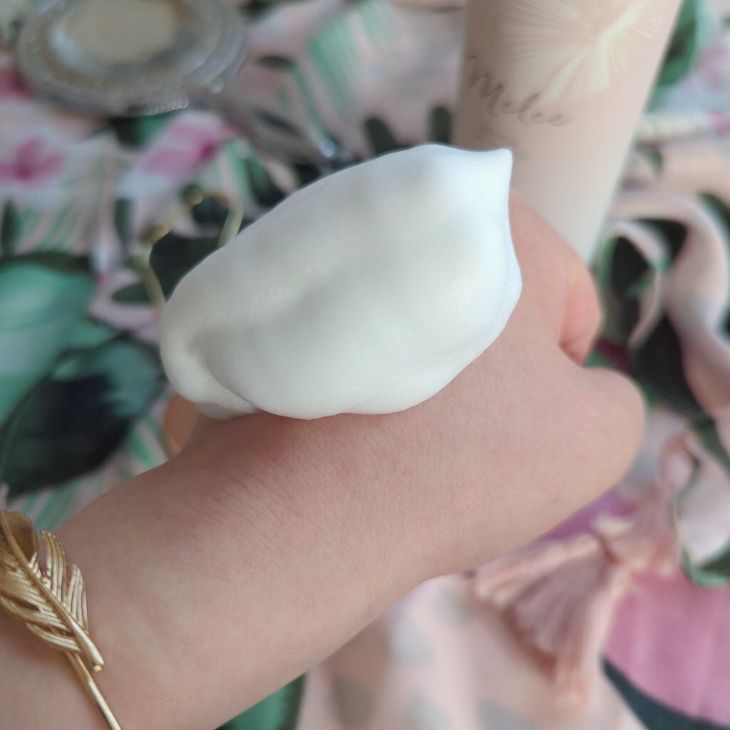 ᎮꭿꮪꮪꭵFꮮꭴꮢꭿ on LIPS 「高濃度炭酸×ミネラルクレイ×炭で炭酸泡のシャンプー瞬間生トリー..」(2枚目)