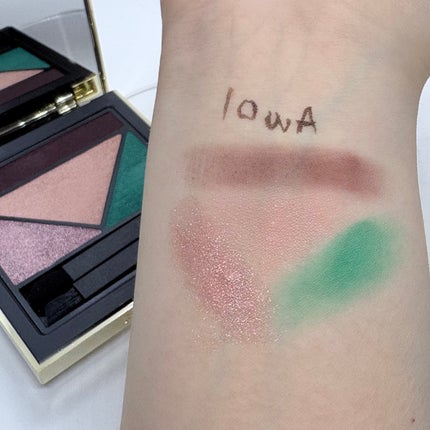 ダイメンションズ マルチエフェクト アイシャドウ/PRADA BEAUTY/アイシャドウパレットを使ったクチコミ(2枚目)