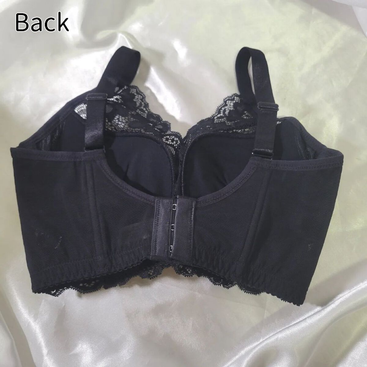 PGブラ　益若つばさ　ナイトブラ　ブラック　LL 益若つばさ』がイメージモデルを務める『PGブラ』に新色『ライト