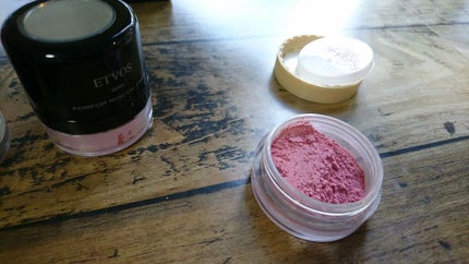 ポンポンミネラルチーク/エトヴォス/パウダーチークを使ったクチコミ(2枚目)