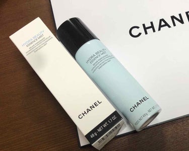 CHANELのミスト💛

リピートアイテム。
先日旅行に行って日焼けしてしまったので😱
乾燥が気になるとこれでシュッと仕事中も保湿しています❤️美容液がミストになっているので保湿力もバツグン😊
しばらく