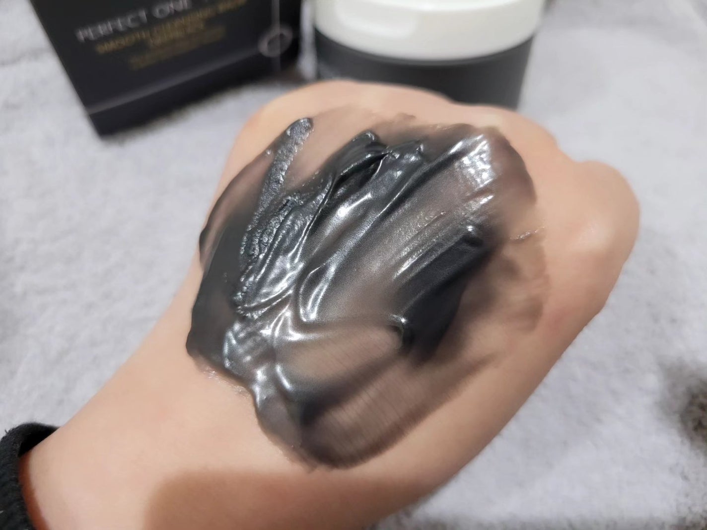 パーフェクトワンフォーカス スムースクレンジングバーム ディープブラック/PERFECT ONE FOCUS/クレンジングバームを使ったクチコミ(4枚目)