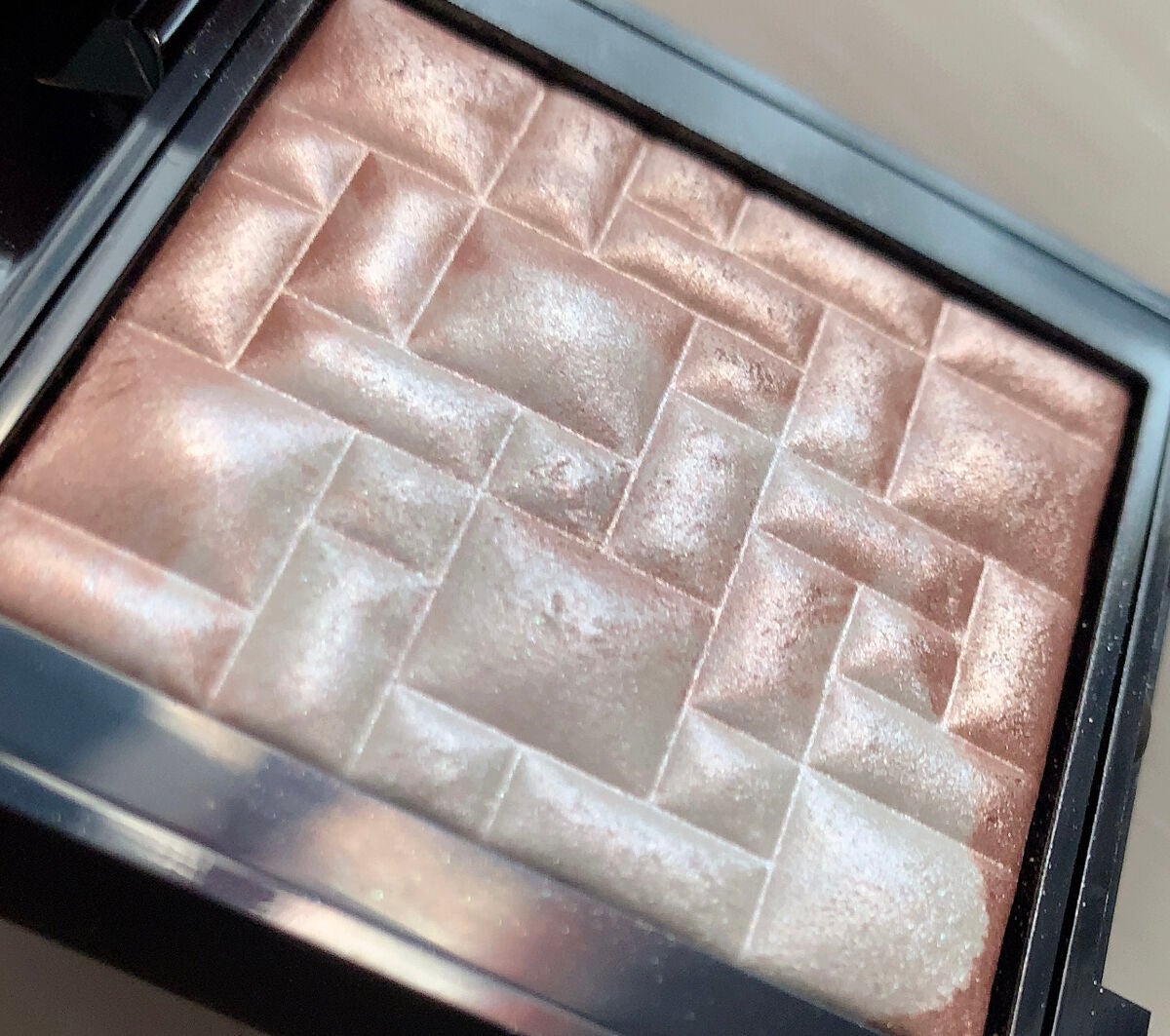 ハイライティング パウダー/BOBBI BROWN/パウダーハイライトを使ったクチコミ(4枚目)