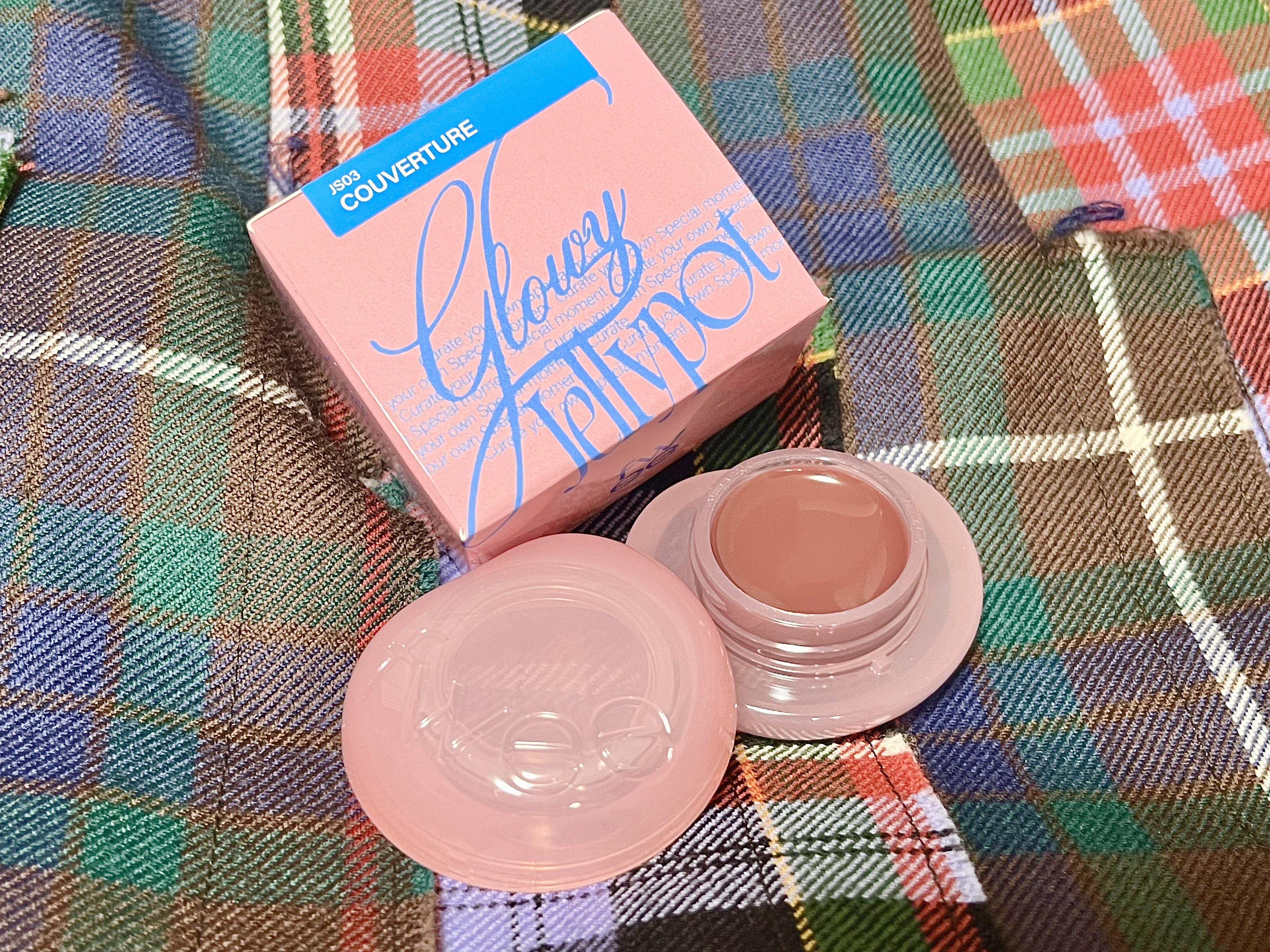 フィー リップアンドチーク グローイジェリーポット JS03 クーベルチュール/fwee/リップグロスを使ったクチコミ（1枚目）