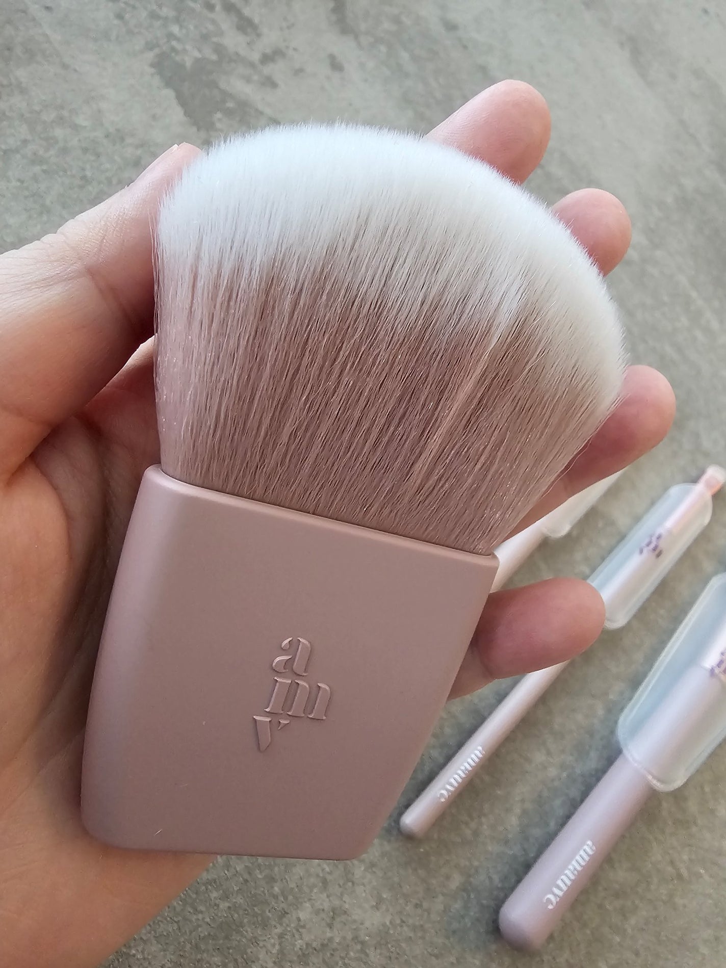 ラウンドファンブラシ201/amauve/メイクブラシを使ったクチコミ(3枚目)