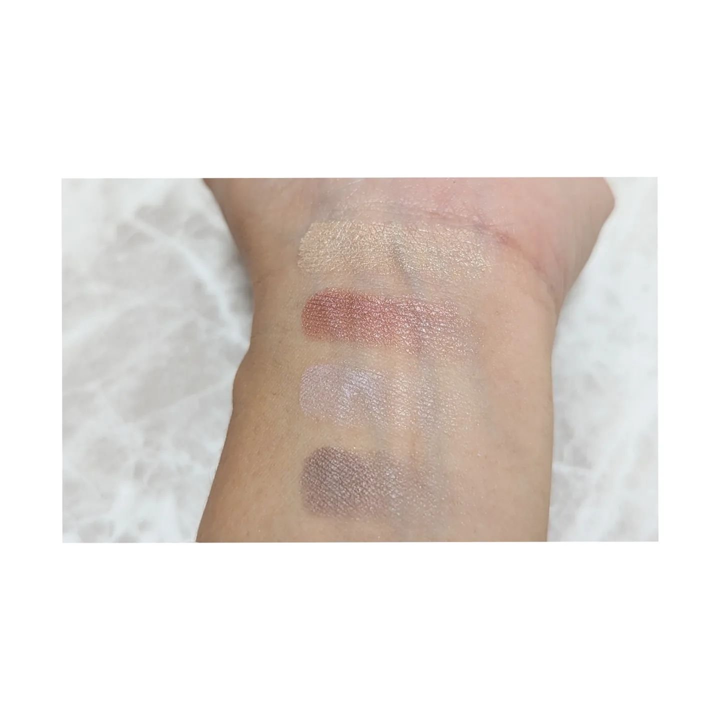 ルナソル カラーリングシアーチークス(グロウ) EX10 Allure Viola/LUNASOL/パウダーチークを使ったクチコミ（3枚目）