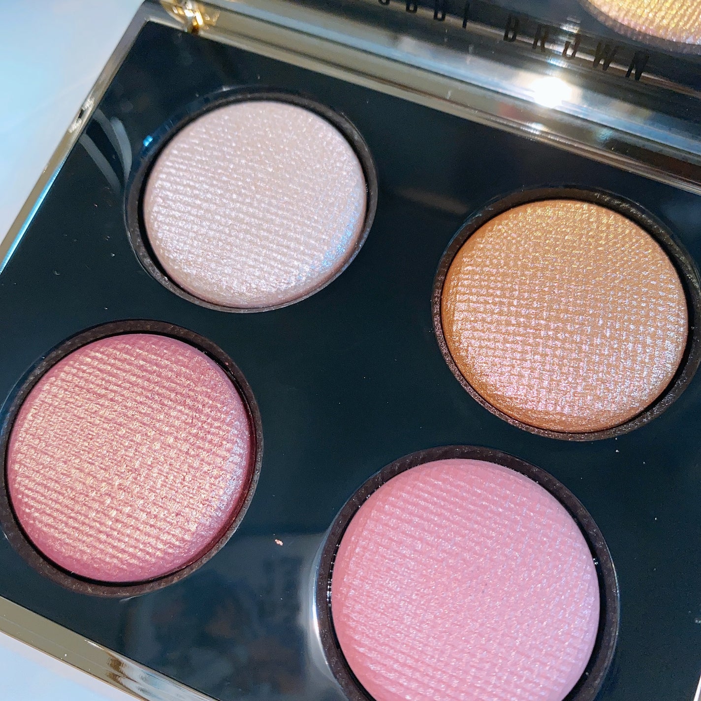 リュクス アイシャドウ クォード グロウ ウィズ ラブ コレクション/BOBBI BROWN/アイシャドウパレットを使ったクチコミ(6枚目)