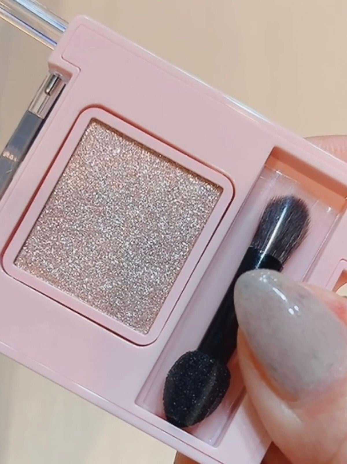 フーミー シングルラメシャドウ/WHOMEE/単色アイシャドウを使ったクチコミ(3枚目)