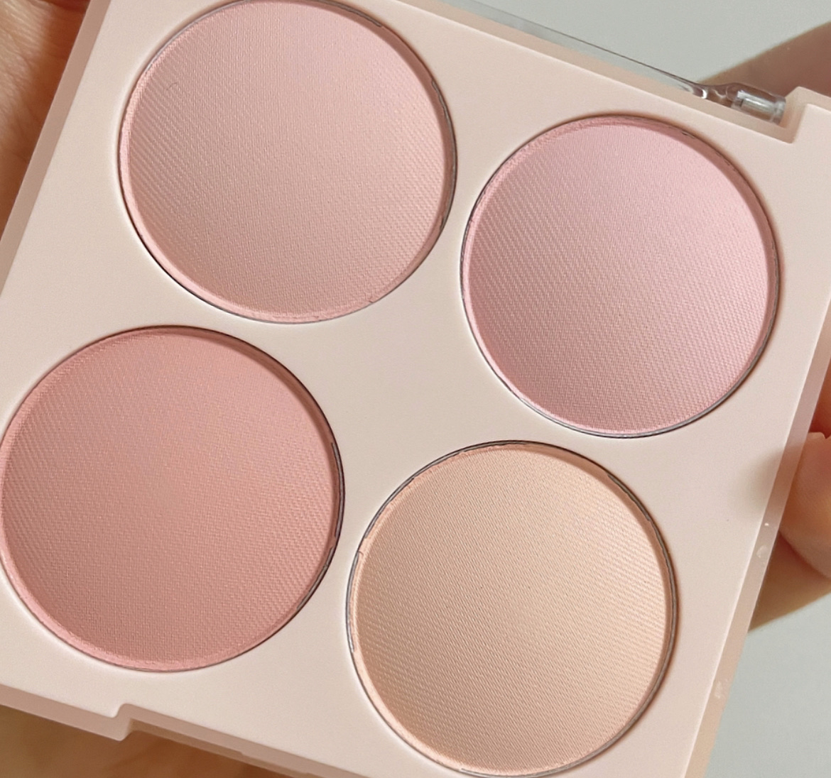 ブレンディングムードチーク/dasique/パウダーチークを使ったクチコミ（3枚目）