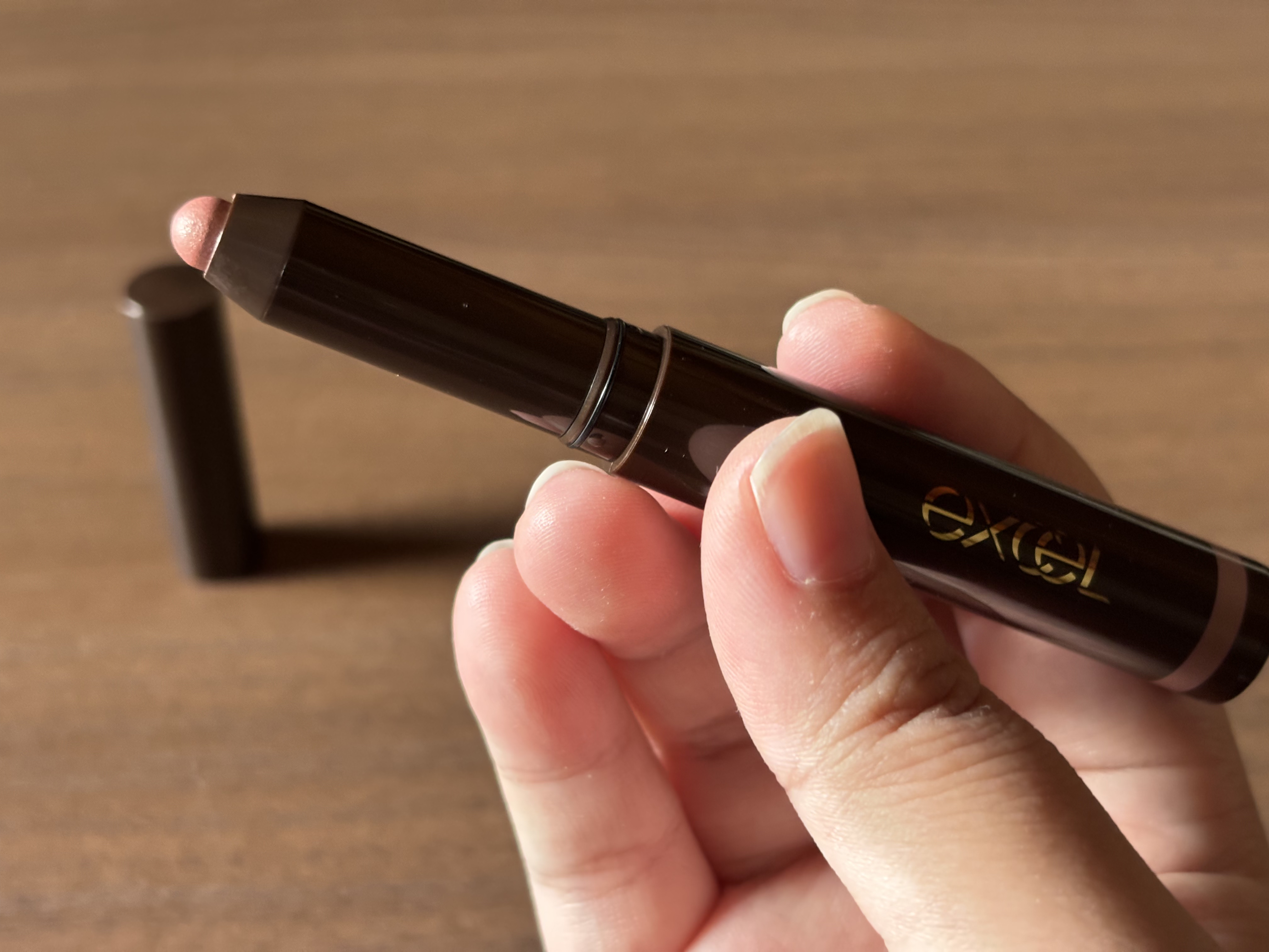 グリームオンフィットシャドウ/excel/スティックアイシャドウを使ったクチコミ（2枚目）