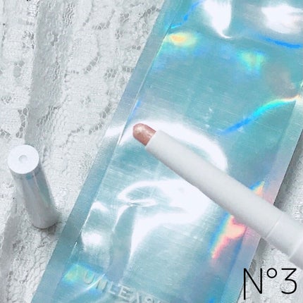 プリティー イージーグリッタースティック/unleashia/グリッターを使ったクチコミ(4枚目)