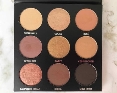 The Sorta Sweet Palette ┃  Kyshadow/Kylie Cosmetics/パウダーアイシャドウを使ったクチコミ（2枚目）