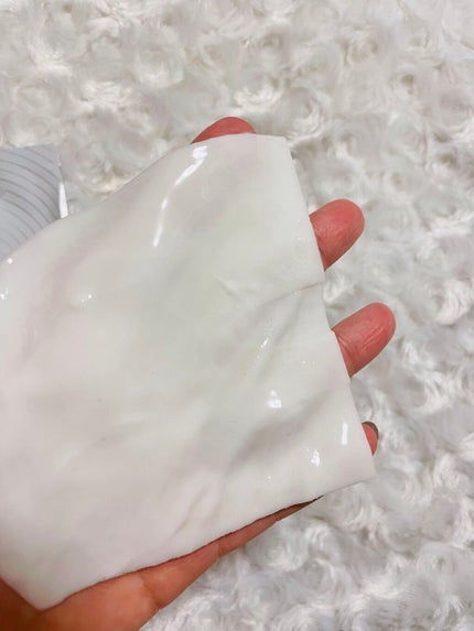 L'OCCITANE レーヌブランシュ イルミネイティングシートマスクのクチコミ「L'OCCITANE
レーヌブランシュ イルミネイティングシートマスク
𓂃 𓈒𓏸𓂃 𓈒𓏸𓂃 𓈒.....」(2枚目)