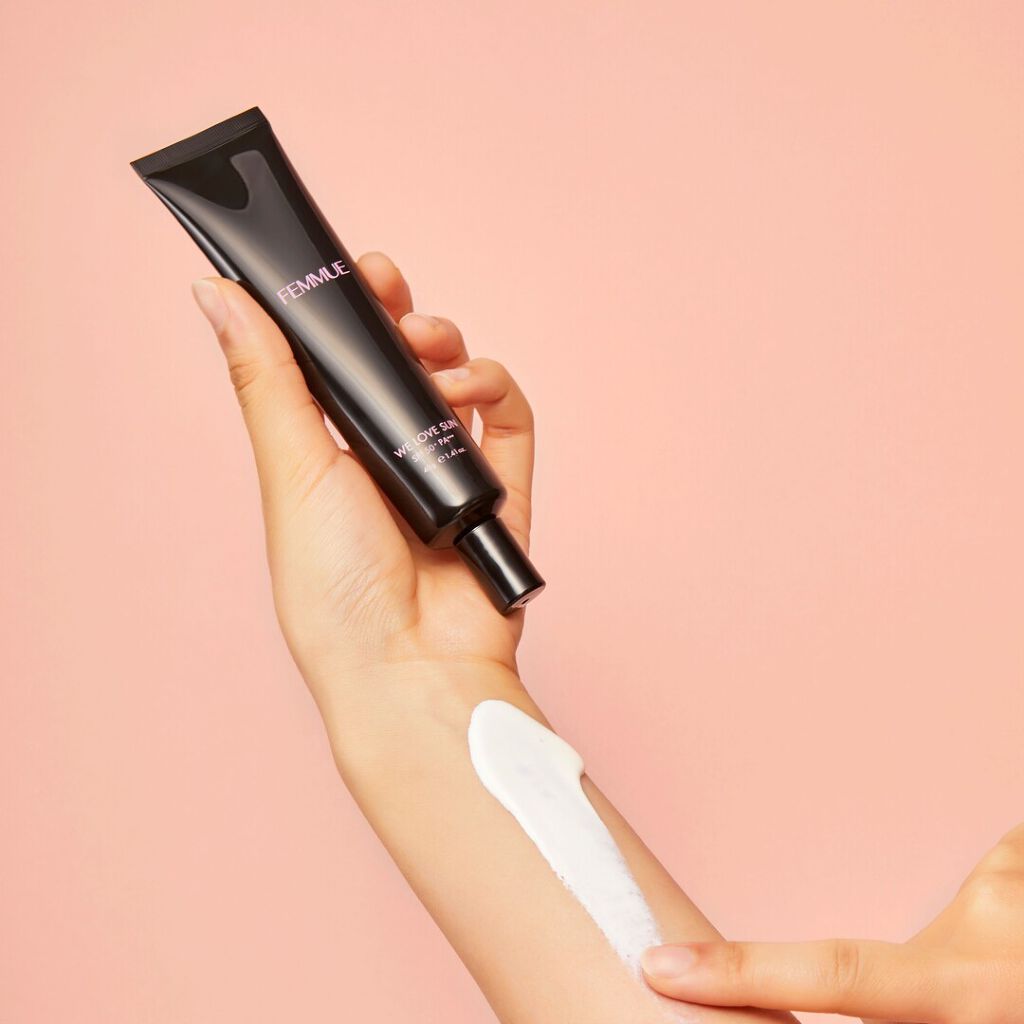 ウィーラブサン トーンアップUVクリーム SPF50+ PA+++/FEMMUE/日焼け止めクリームを使ったクチコミ（3枚目）