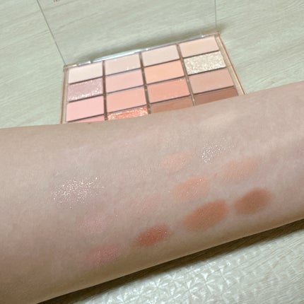 ソフトブラーリングアイパレット/wakemake/アイシャドウパレットを使ったクチコミ(3枚目)