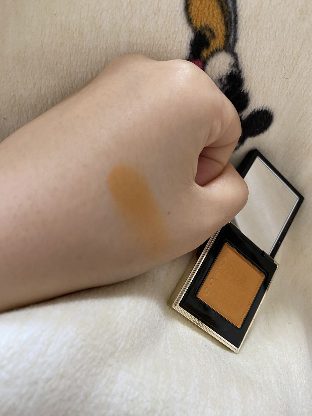 トーン タッチ アイズ/SUQQU/単色アイシャドウを使ったクチコミ（2枚目）