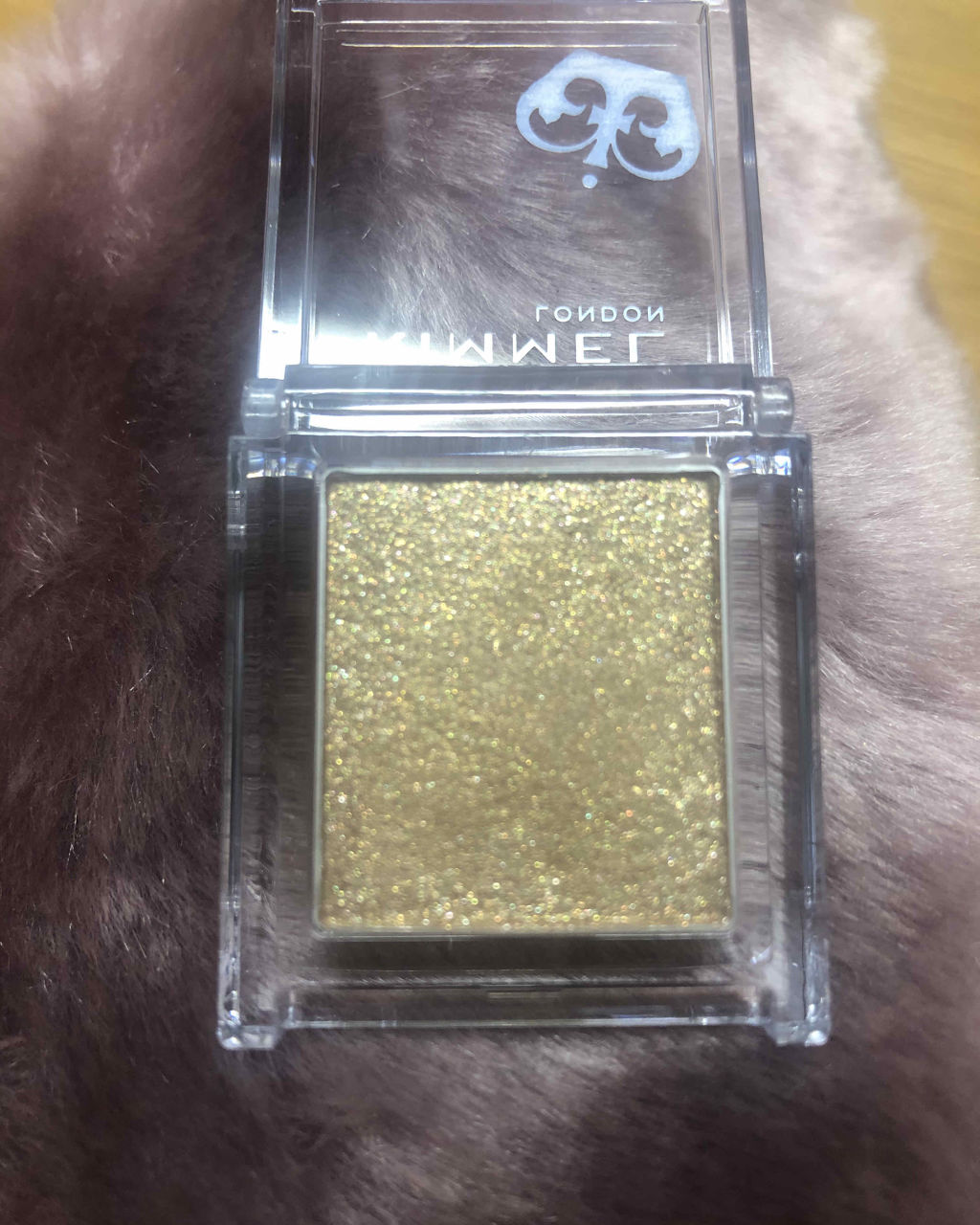 プリズム パウダーアイカラー/リンメル ロンドン/単色アイシャドウを使ったクチコミ（2枚目）