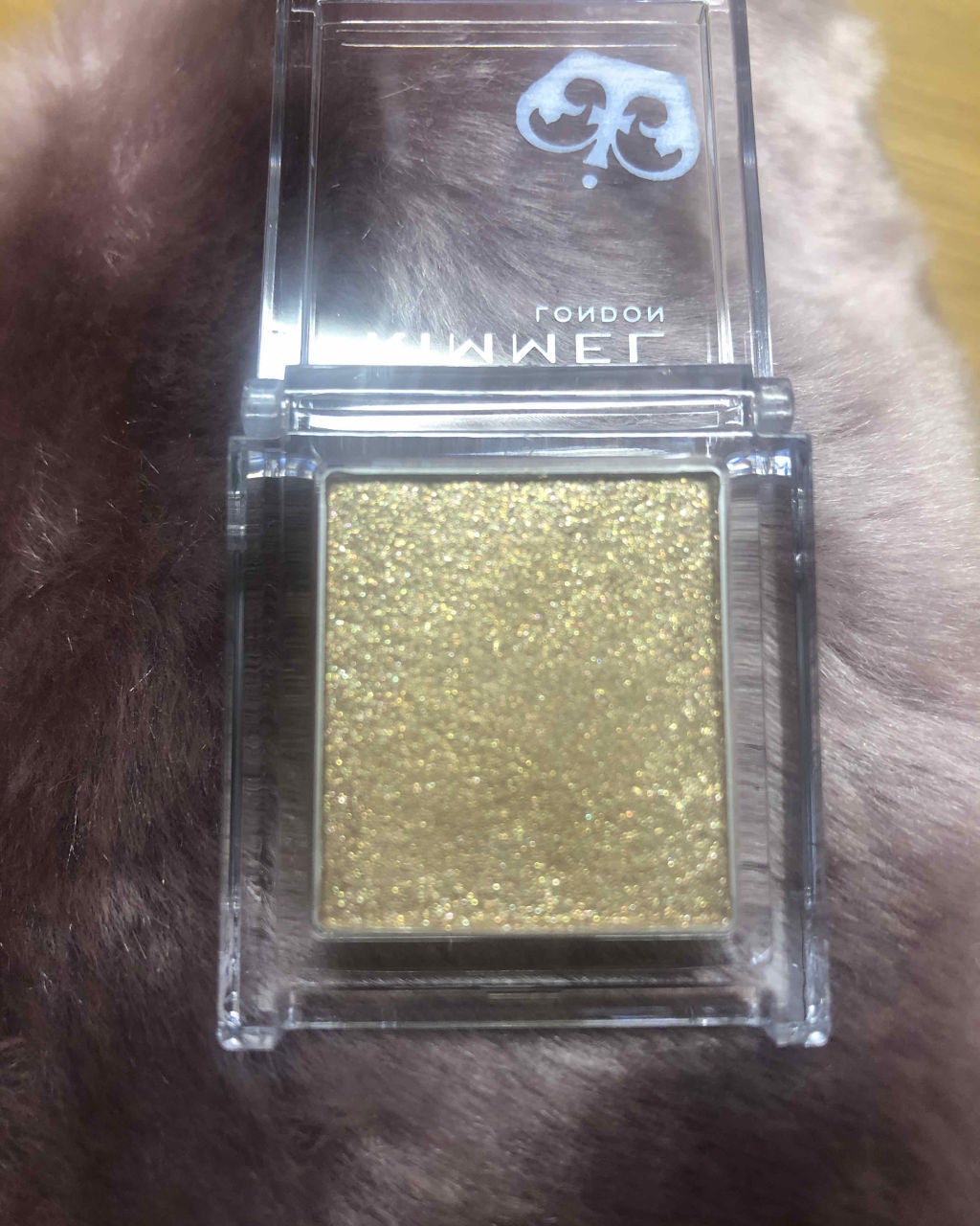 プリズム パウダーアイカラー/リンメル ロンドン/単色アイシャドウを使ったクチコミ(2枚目)