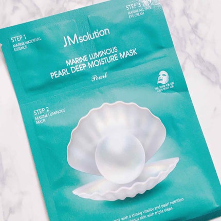 JMsolution JMsolution mineral luminous pearl deep moisture maskのクチコミ「
JMsolution ⸝꙳.˖⠔
最近ハマっているフェイスマスク🕊♥
こちらは3ST.....」(1枚目)