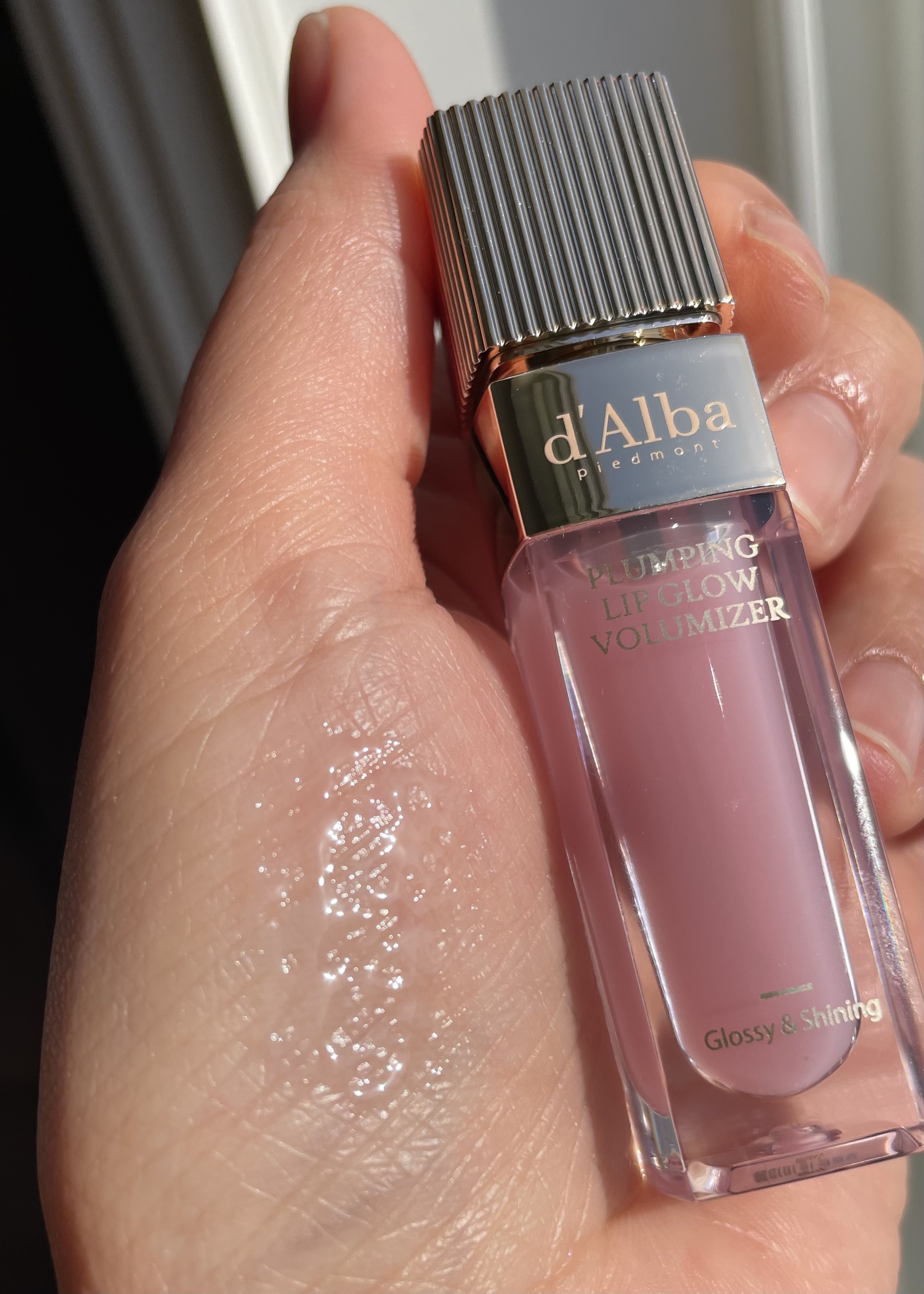 プランピングリップグロウムードボリューマイザー 01 フィーブルピンク(Feeble Pink)/ダルバ/リップグロスを使ったクチコミ（3枚目）