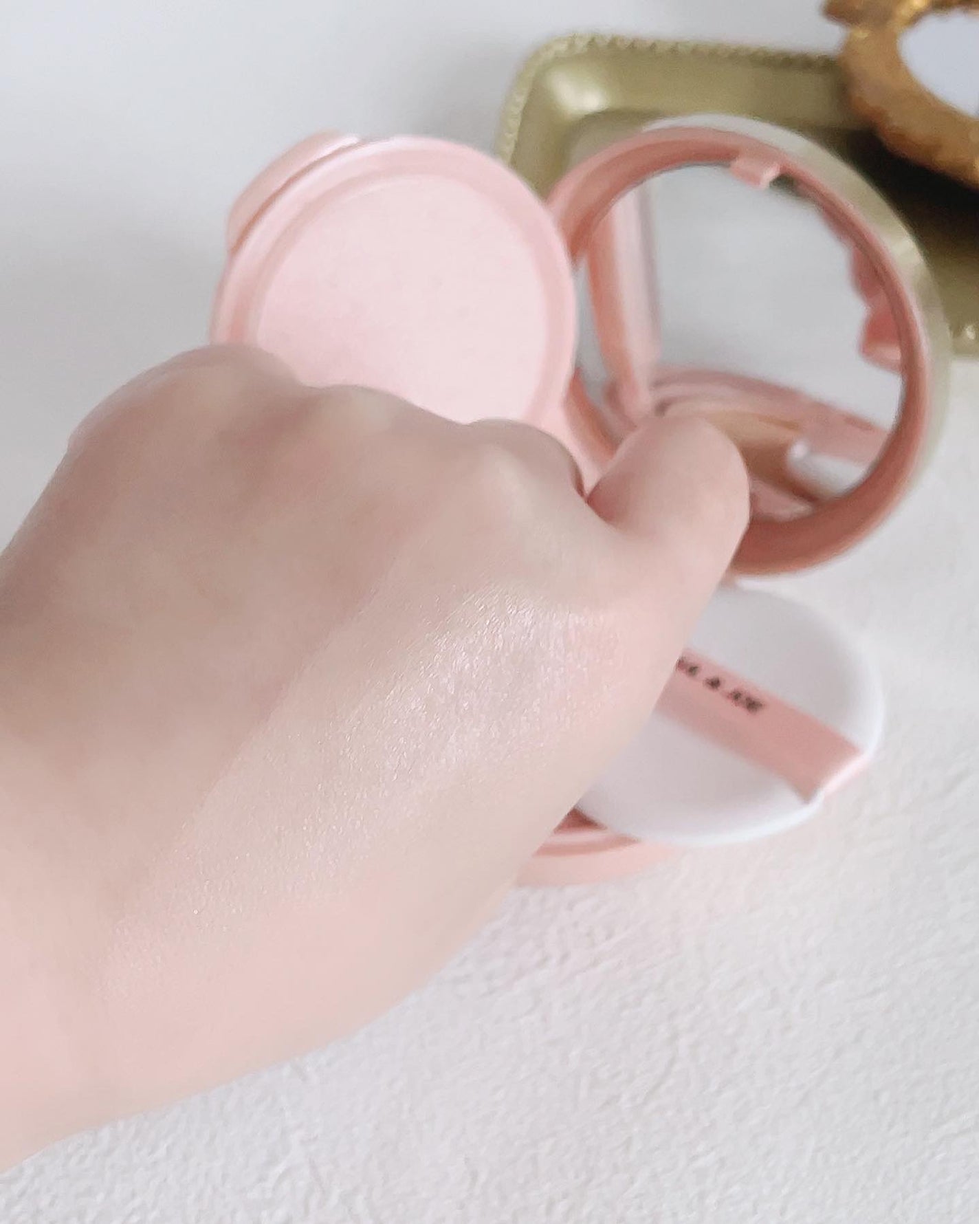 シースルー ヴェール コンパクト/PAUL & JOE BEAUTE/ファンデーションを使ったクチコミ(7枚目)