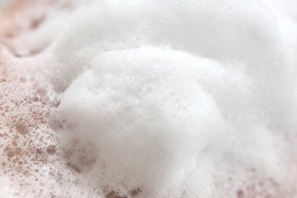 スクラブボディウォッシュ フラワーマーケット ホワイトチューリップ/LUV SCENT/ボディスクラブを使ったクチコミ(4枚目)