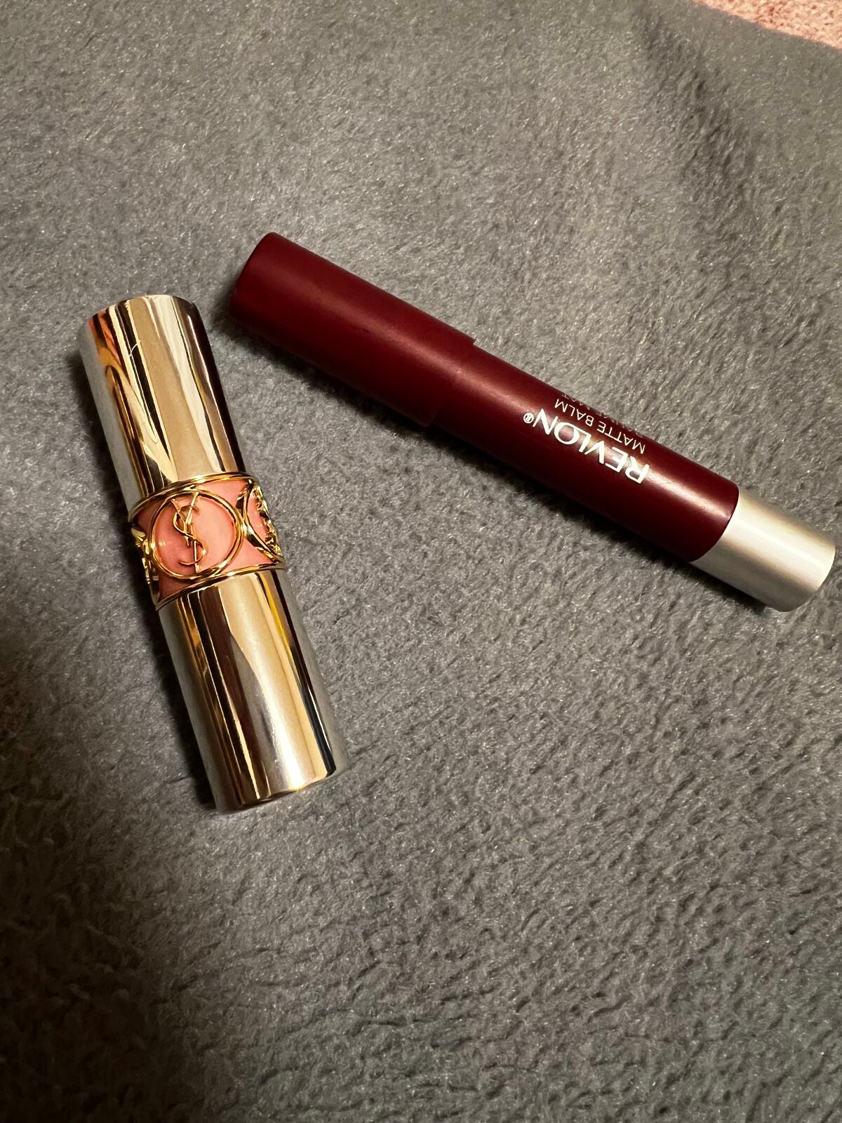 k on LIPS 「イヴ・サンローラ リップ リメイクイヴ・サンローラのリップを使..」(1枚目)