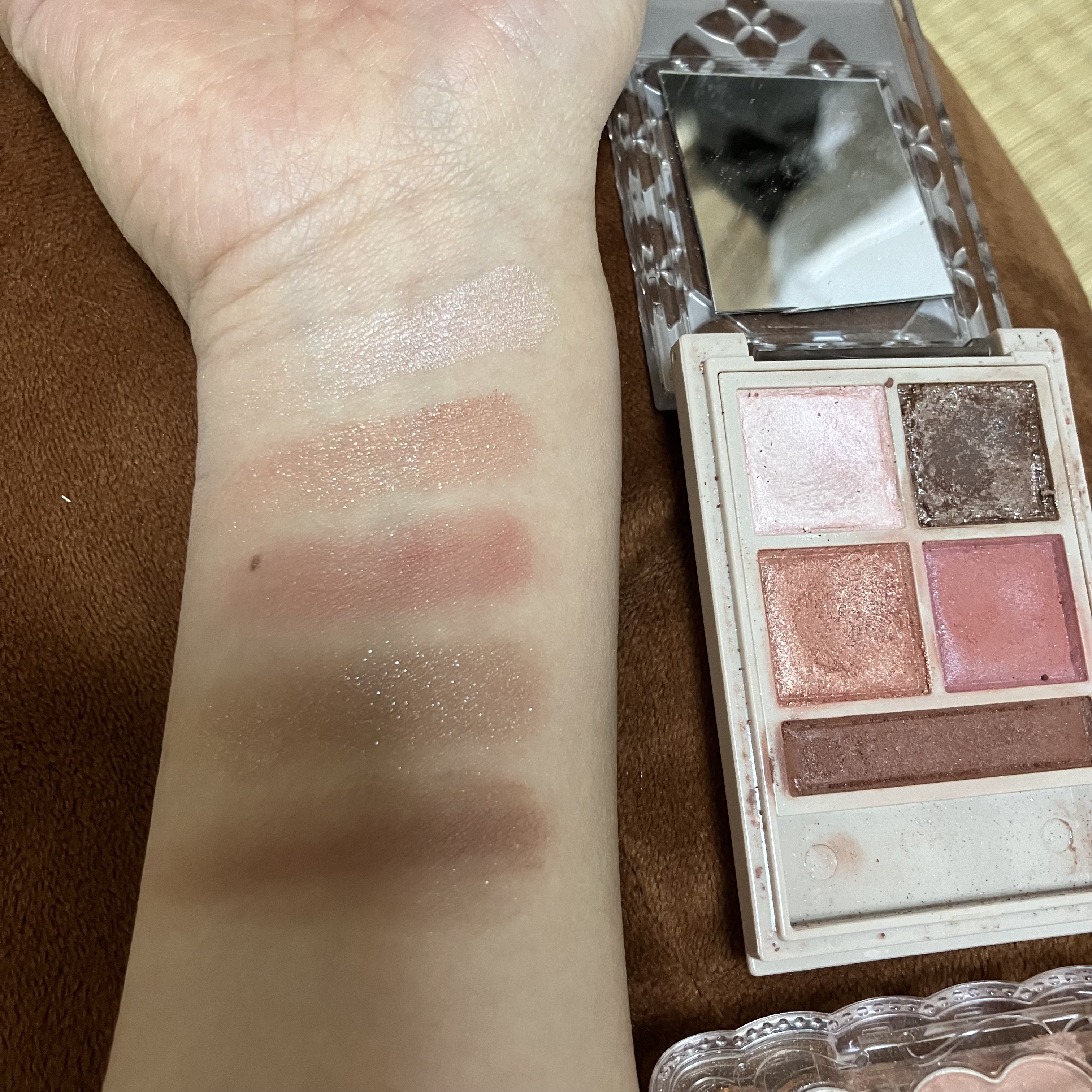 フォーチュン　ドーリーフィール　アイカラー/フォーチュン/アイシャドウパレットを使ったクチコミ（3枚目）