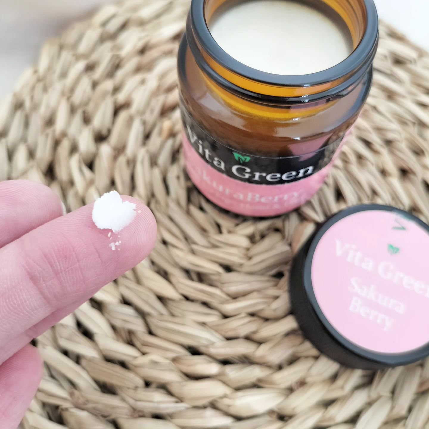 ビタ・グリーン・リップ・ハンド・ヘアバーム/Vita Green/ヘアバームを使ったクチコミ（2枚目）