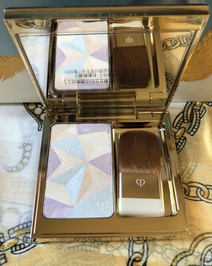 クレ・ド・ポー ボーテ レオスールデクラ/クレ・ド・ポー ボーテ/パウダーハイライトを使ったクチコミ(2枚目)