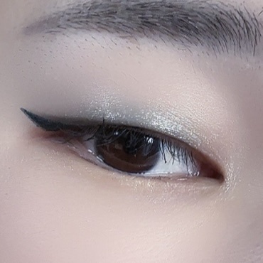 スパークリング アイカラー 07 ラ メール クレール/PAUL & JOE BEAUTE/単色アイシャドウを使ったクチコミ（2枚目）