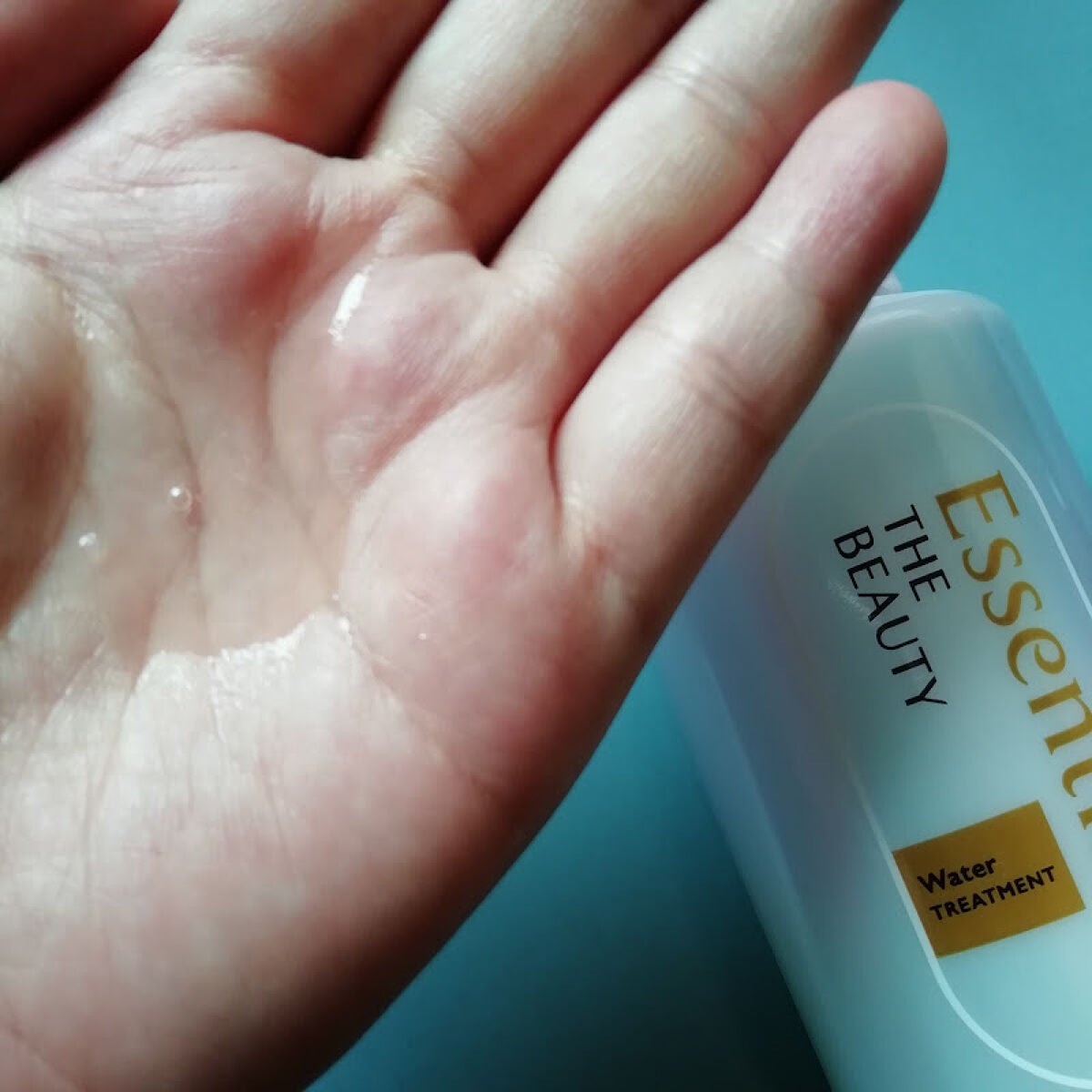 エッセンシャル プレミアム ウォータートリートメント EXスムース/エッセンシャル/アウトバストリートメントを使ったクチコミ(2枚目)